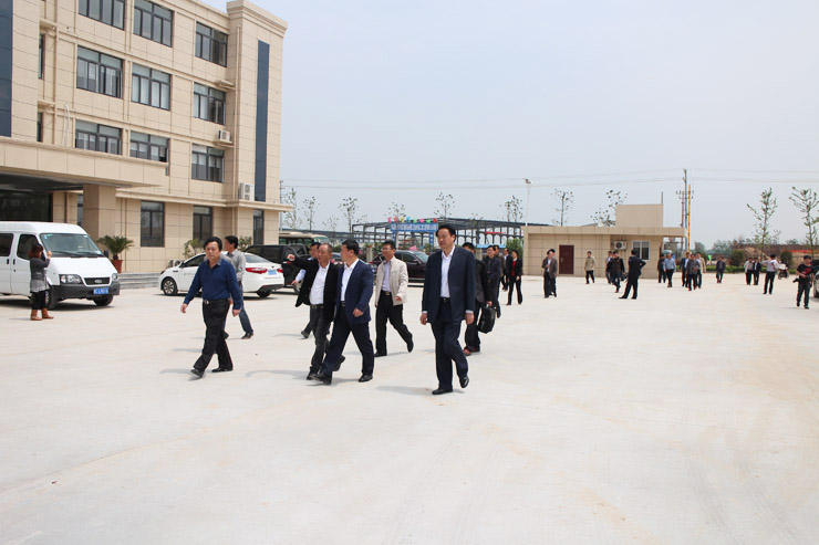 懷遠縣領(lǐng)導(dǎo)視察蚌埠市聯(lián)合壓縮機制造有限公司