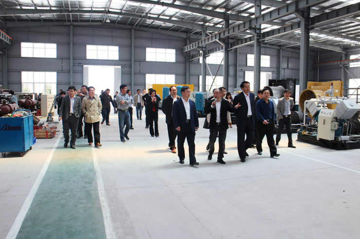 懷遠縣領(lǐng)導(dǎo)視察蚌埠市聯(lián)合壓縮機制造有限公司