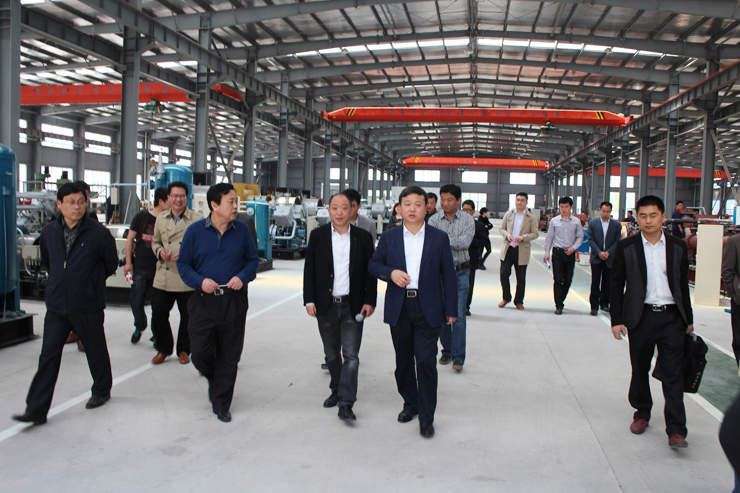 懷遠縣領(lǐng)導(dǎo)視察蚌埠市聯(lián)合壓縮機制造有限公司